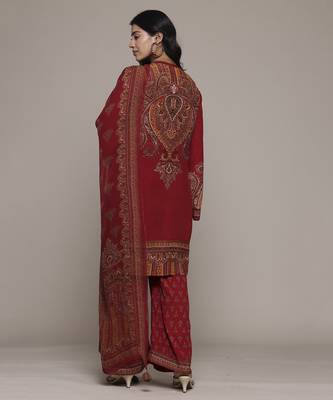 Red adrika kurta set by ritu kumar 5