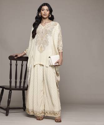Beige arith kurta set by ritu kumar 4