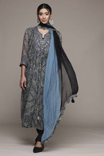Black avanti kurta set by ritu kumar