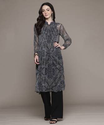 Black avanti kurta by ritu kumar 1