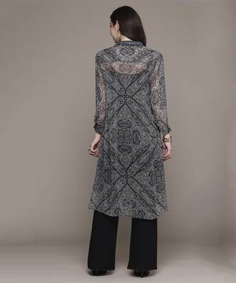 Black avanti kurta by ritu kumar 4