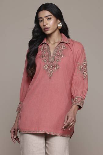 Peach essential-daksha kurti by ritu kumar