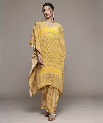 Yellow keya kurta set by ritu kumar 1
