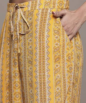 Yellow keya kurta set by ritu kumar 4