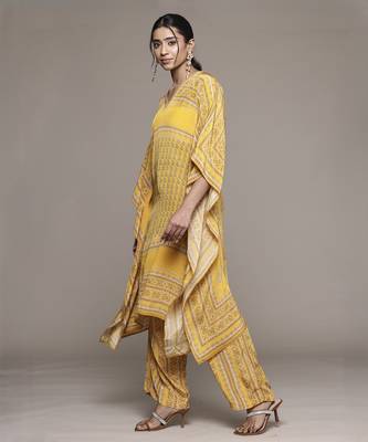 Yellow keya kurta set by ritu kumar 5