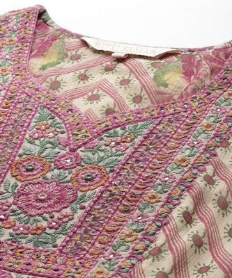 Pink kurta set by ritu kumar 3