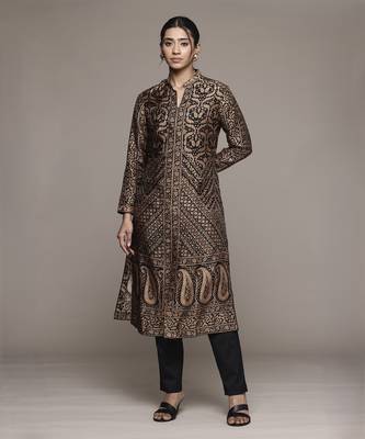 Black kurta set by ritu kumar 1