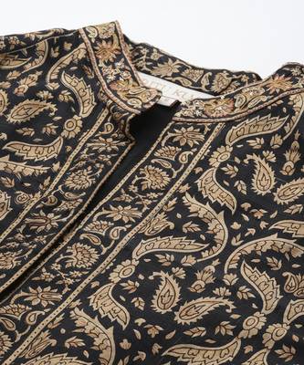 Black kurta set by ritu kumar 3