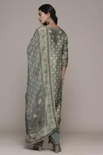 Green Kurta Set by ritu kumar
