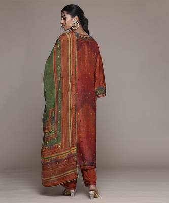 Orange Kurta Set By Ritu Kumar 5