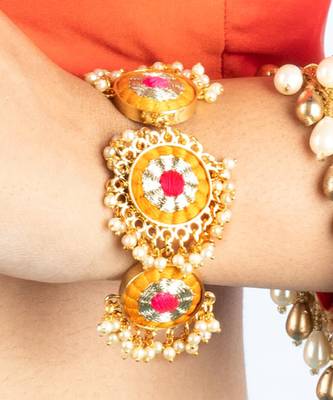 Golden blossom bracelet 1