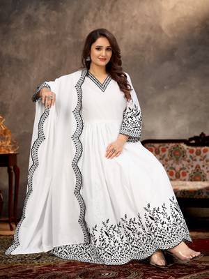 Designer traditional cambric cotton fabric white color heavy embroidery kurta set with dupatta 5