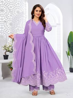 Designer traditional cambric cotton fabric lavender color heavy embroidery kurta set with dupatta 3