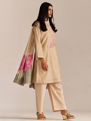 Beige and pink woven kurta set 2