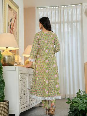 pure cotton green anarkali kurta dupatta set with lacework 3