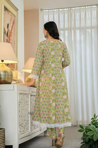 pure cotton green anarkali kurta dupatta set with lacework