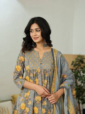 grey floral print a-line kurta trouser dupatta set 5