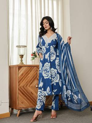 blue floral a-line kurta trouser dupatta set 5