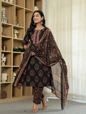 black pure cotton ethnic motifs kantha work kurta dupatta pant set 2