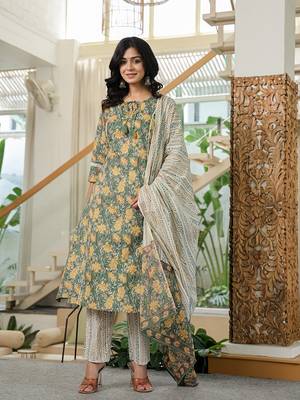 green floral a-line kurta trouser dupatta set with lace work 1