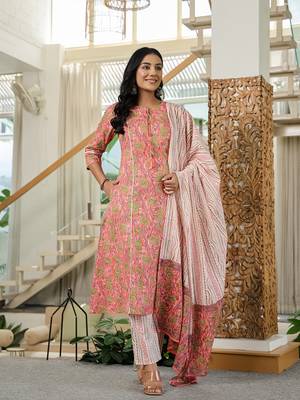 pink floral a-line kurta trouser dupatta set with lace work 1