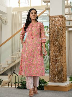 pink floral a-line kurta trouser dupatta set with lace work 5
