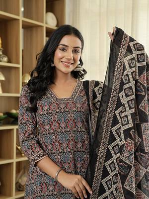 black ethnic motifs a-line kurta trouser dupatta set with bucket neck 5
