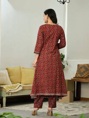 maroon ethnic motifs a-line kurta trouser dupatta set with bucket neck 3