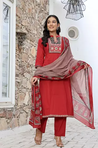 maroon cotton mandarin collar kurta dupatta set