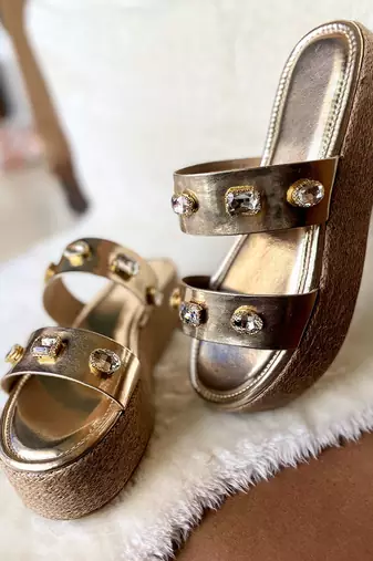 Gold diamond platforms