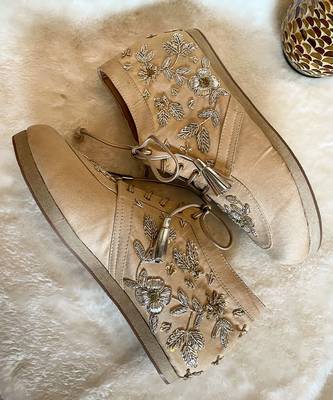 Gold embroidered sneakers 3