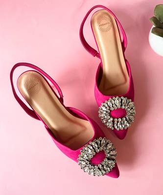 Hot pink pumps 3
