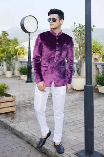 men majenta plain velvet jodhpuri