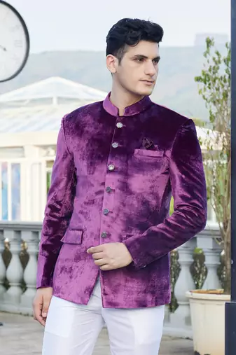 men majenta plain velvet jodhpuri