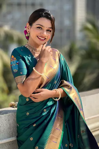 Green zari woven vitthala god paithani silk blend saree