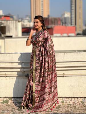 Bottle green tussar silk blend printed saree with zari woven border 2