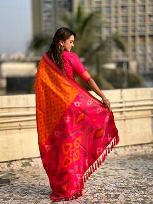 Orange soft silk blend zari woven patola saree with contrast weaves 2