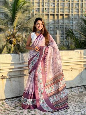 Lavender chanderi crush silk blend floral printed saree with zari woven jacquard panel border 4