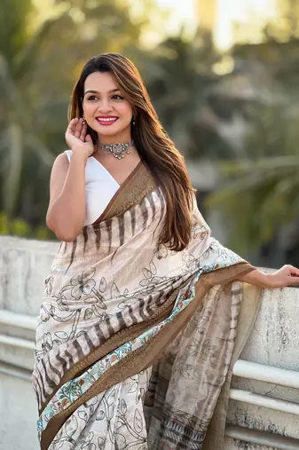 Mehendi green chanderi crush silk blend floral printed saree with zari woven jacquard panel border