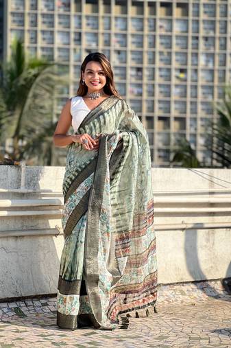 Pista chanderi crush silk blend floral printed saree with zari woven jacquard panel border