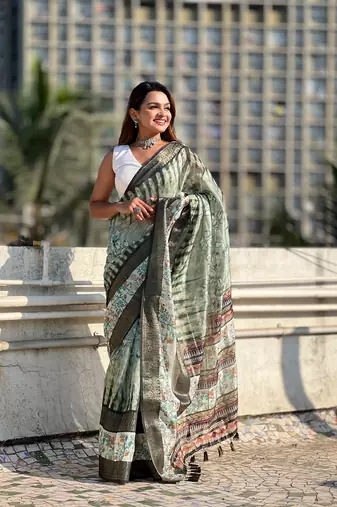 Pista chanderi crush silk blend floral printed saree with zari woven jacquard panel border