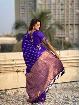 Violet soft silk blend dual zari woven saree with deer border 2