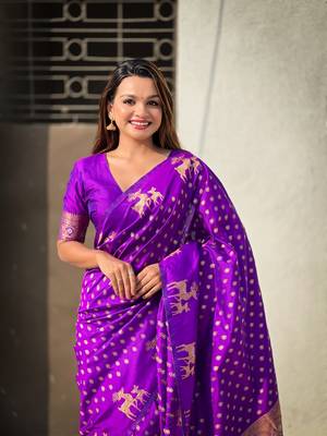 Purple soft silk blend dual zari woven saree with deer border 3