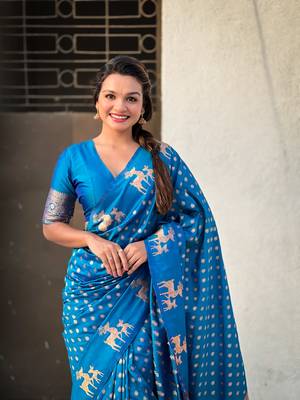 Blue soft silk blend dual zari woven saree with deer border 3