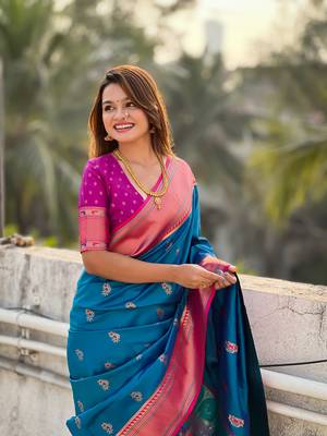 Blue zari woven nath contrast yeola paithani silk blend saree 3