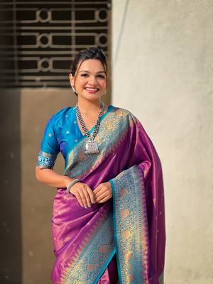 Purple pure tissue zari woven patola saree with contrast weaves 3