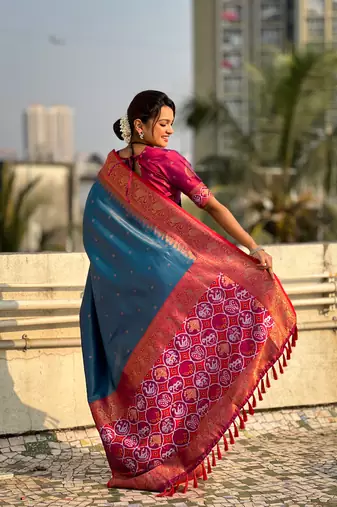 Blue pure tissue zari woven patola saree with contrast weaves