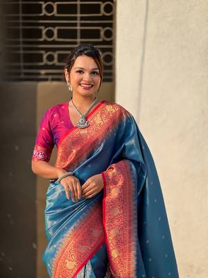 Blue pure tissue zari woven patola saree with contrast weaves 3
