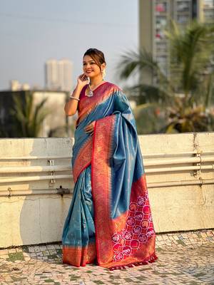 Blue pure tissue zari woven patola saree with contrast weaves 4