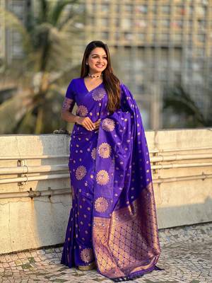 Violet soft silk blend dual zari woven saree with peacock border 4